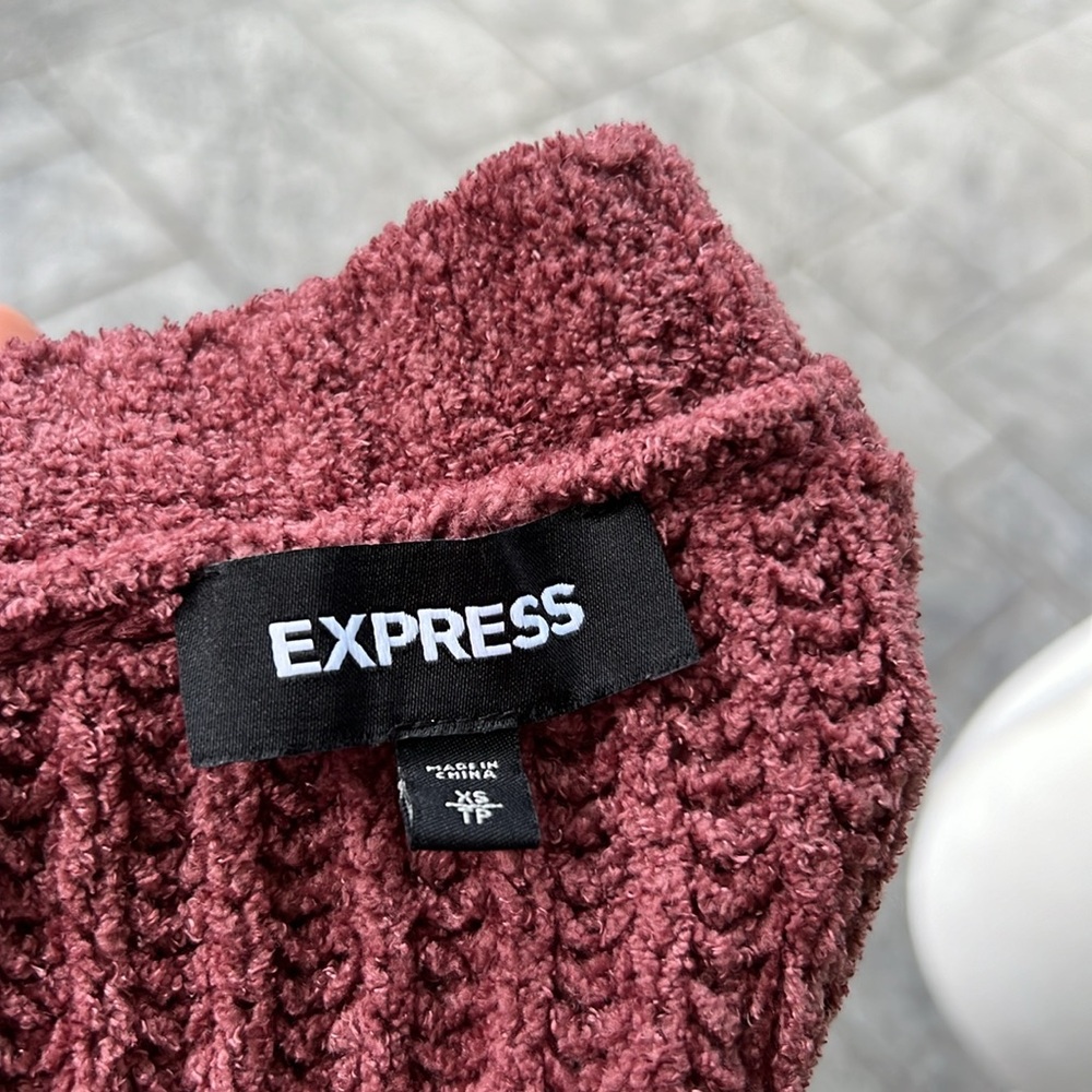EXPRESS SWEATER - Picture 13 of 16